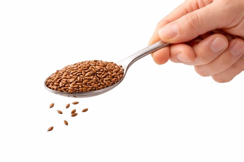 7 יתרונות מפתיעים של זרעי פשתן שמחקרים באמת הוכיחו