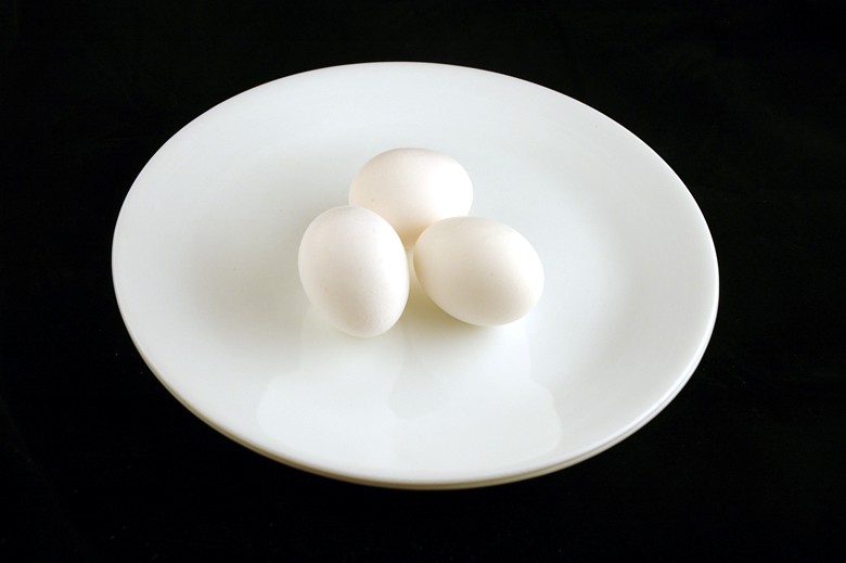 איך 200 קלוריות נראות בכל מיני מאכלים? ביצים